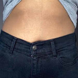 BLACK HIGH WAIST JEANS🖤